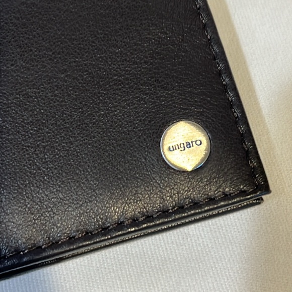 NEW 🌟 UNGARO CHOCOLATE VERTICAL LEATHER WALLET Collection Toulouse Ungaro - Picture 5 of 10